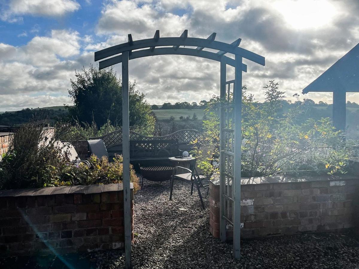 Lea Hall Farmhouse Tissington ภายนอก รูปภาพ