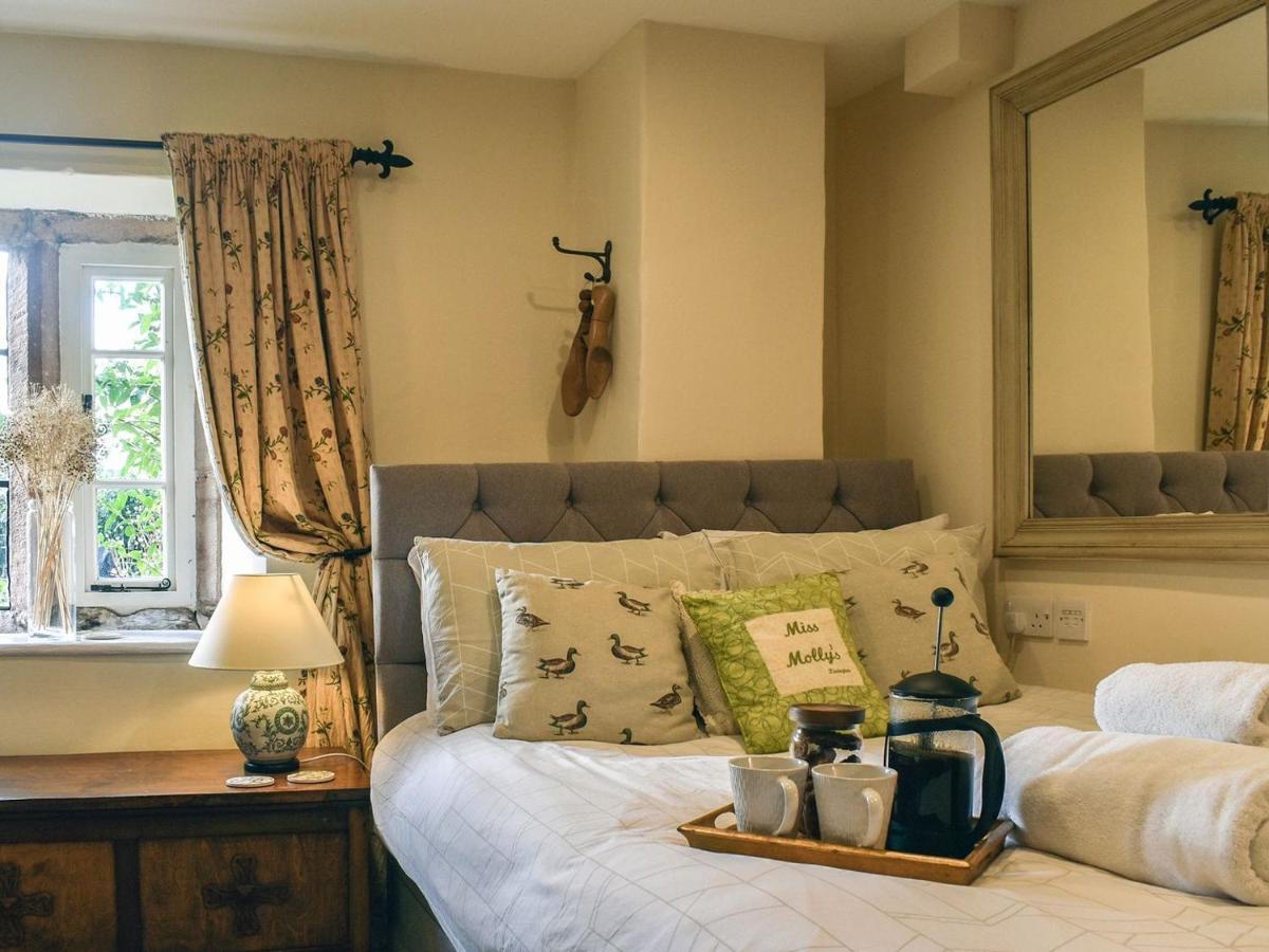 Lea Hall Farmhouse Tissington ภายนอก รูปภาพ